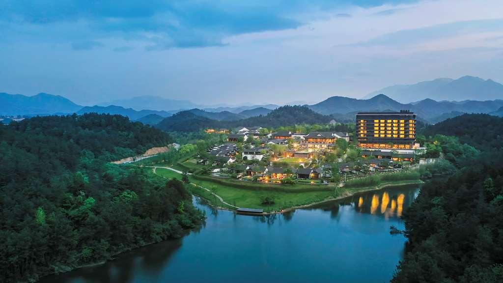 Banyan Tree Anji Hotel Хужу Екстериор снимка