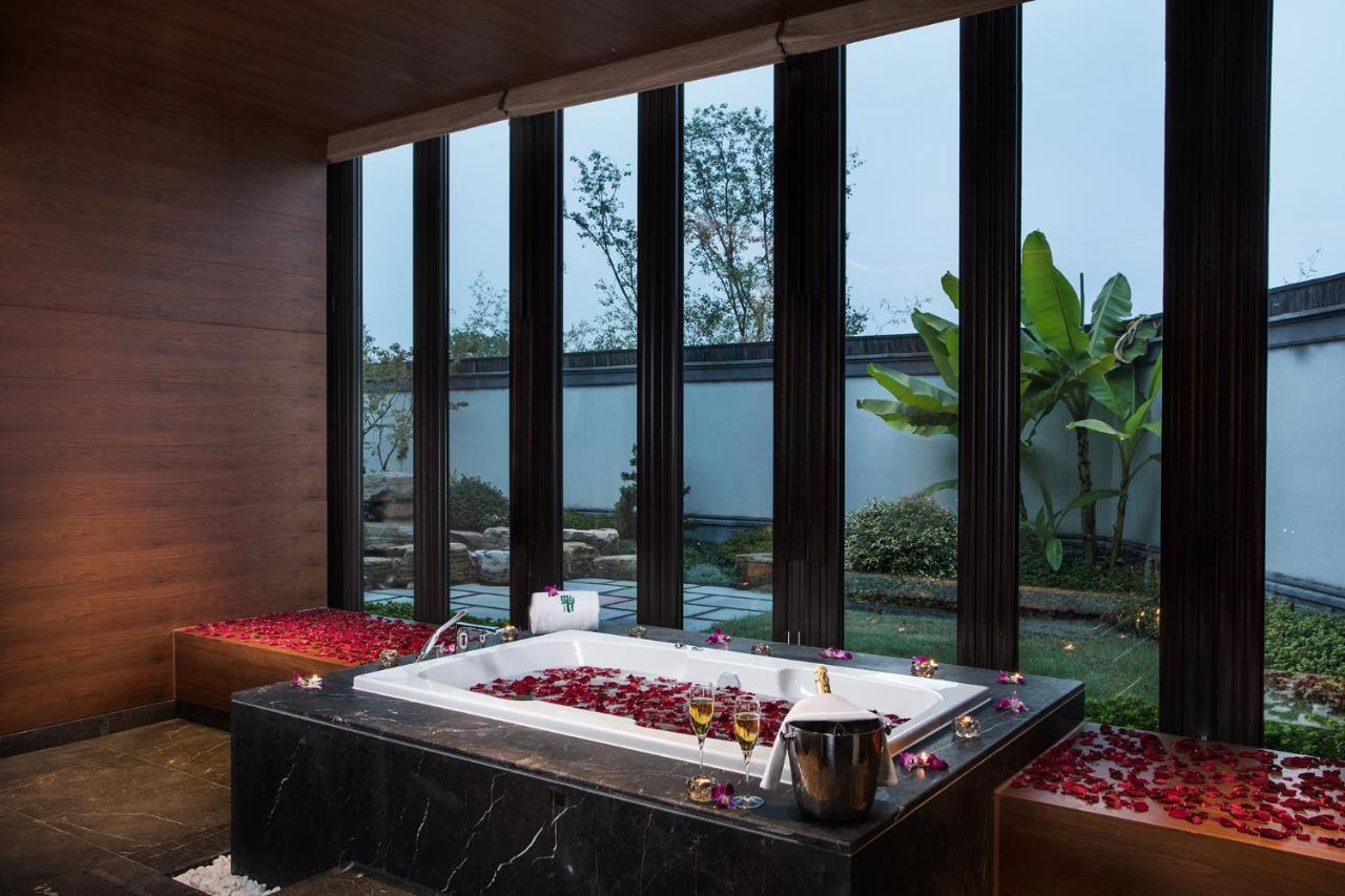 Banyan Tree Anji Hotel Хужу Екстериор снимка